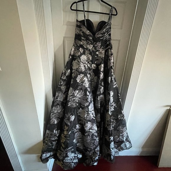 Jovani Black & Silver Floral Print Gown - US 14 - Picture 6 of 14